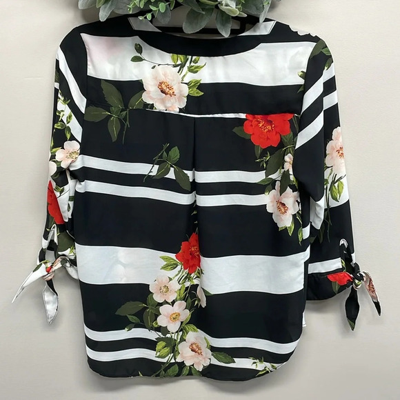 Zac & Rachel 3/4 Sleeve V-Neck Blouse Black White Striped Floral PM - Picture 2 of 15